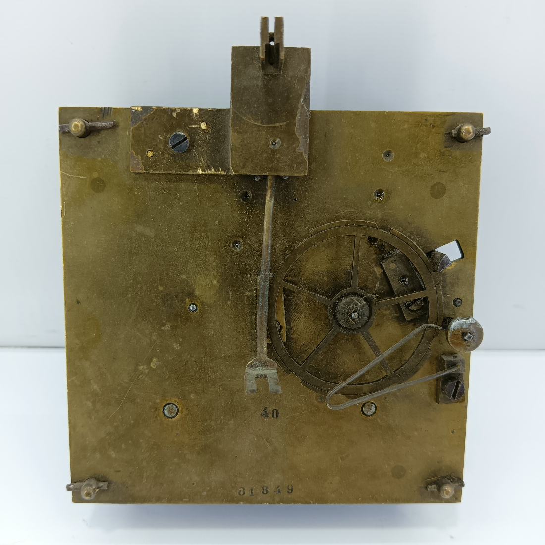 Механизм от настенных старинных часов LENC, Ленц ранний, отломан молоток. Картинка 1